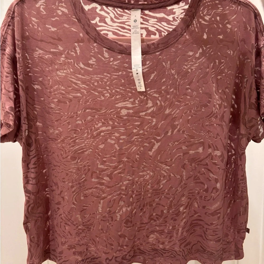 Lululemon Cates Tee *Veil Size 8 Spiced Chai Pink Swirl Patterned Top - Picture 6 of 6